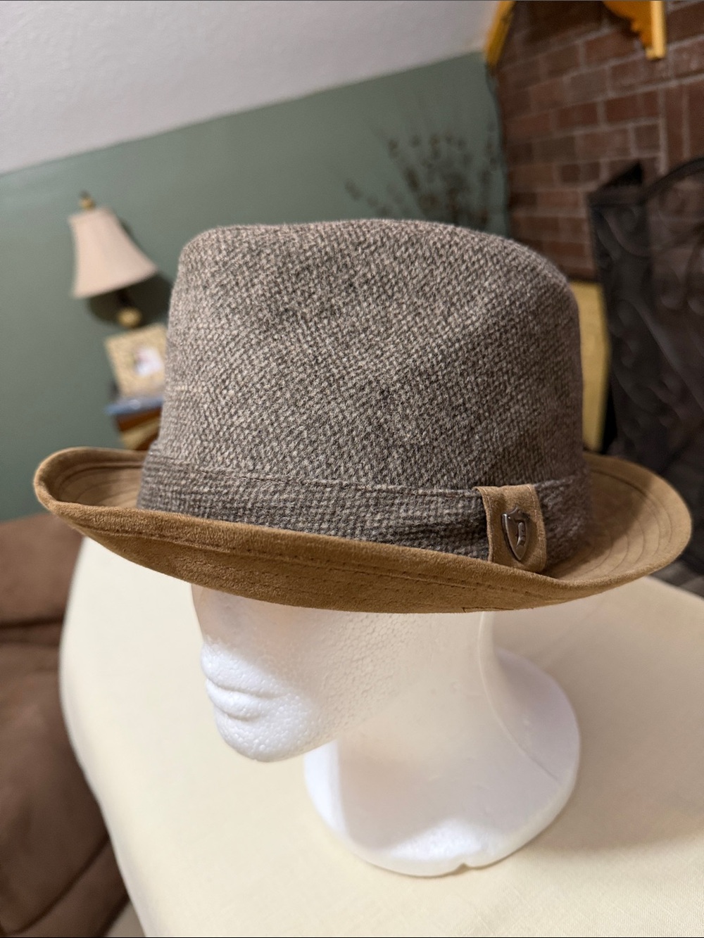 Dorfman Pacific Men's Brown Tweed Fedora Hat with Suede Brim, Size Medium.